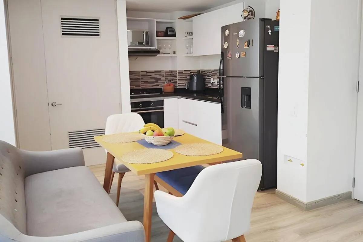 Cozy Entire 2Nd-Floor Apartment With Parking Bogotá 0*,  Kolombiya